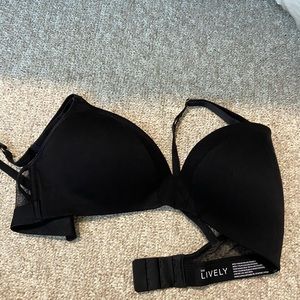 Lively tshirt bra size 32D comfortable